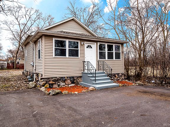 2nd image of 3928 143rd St