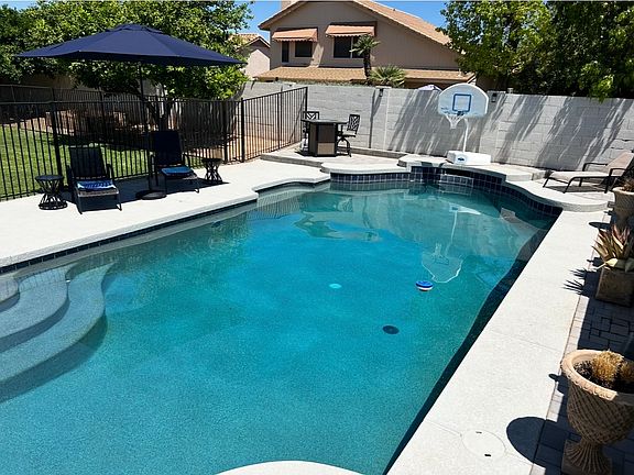 3rd image of 7632 W Mauna Loa Ln