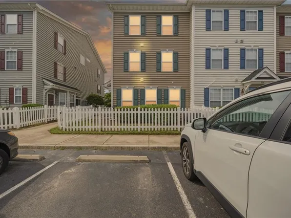 218 Teton Cir, Suffolk, VA 23435