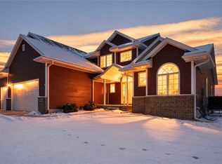 1595 Valentine Cir, Marion, IA 52302