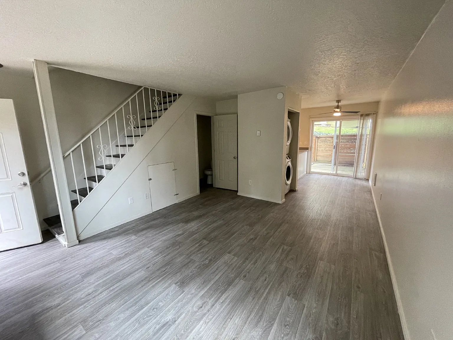 2 bed, 1.5 bath, 860 sqft, $1,850 — Photo 2