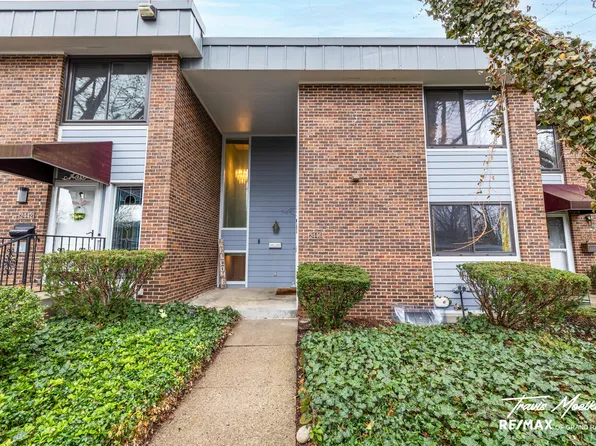 2446 E Collier Ave SE, Kentwood, MI 49546