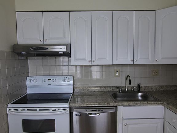 5th image of 5827 Burke Manor Ct #5827
