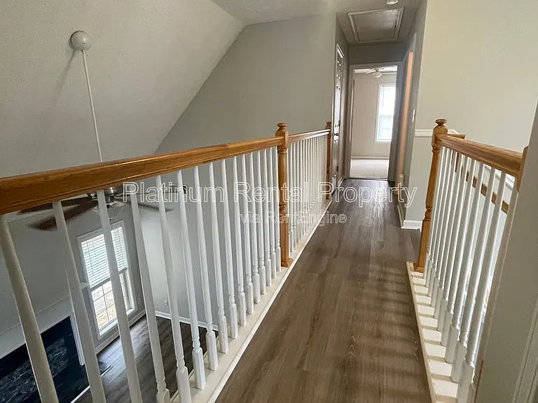 475 Ellesmere Way — Photo 31