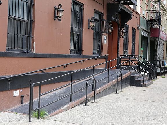 2nd image of 11 Saint Nicholas Ave APT 5D