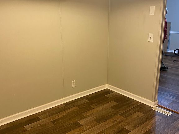 4th image of 100 Tadpole Ln #102
