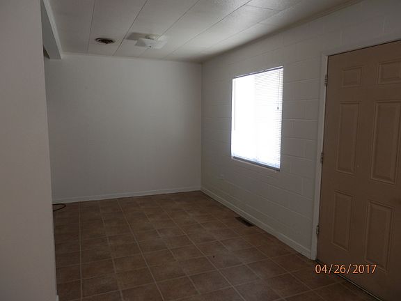 4th image of 915 S Platinum Ave
