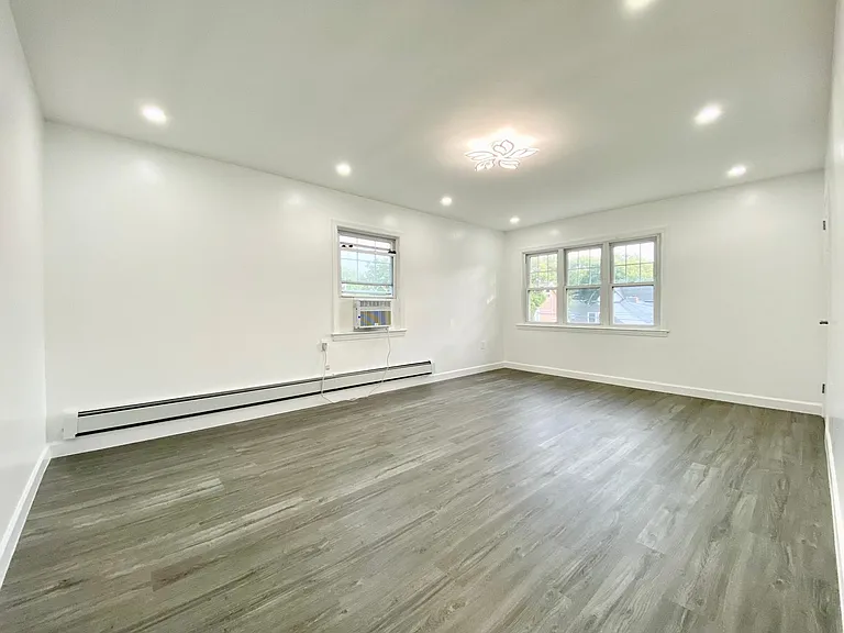 225 Locust Ave #2 — Photo 1