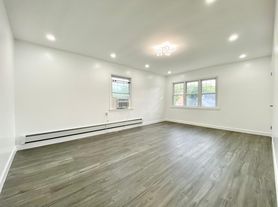 225 Locust Ave, Staten Island, NY
