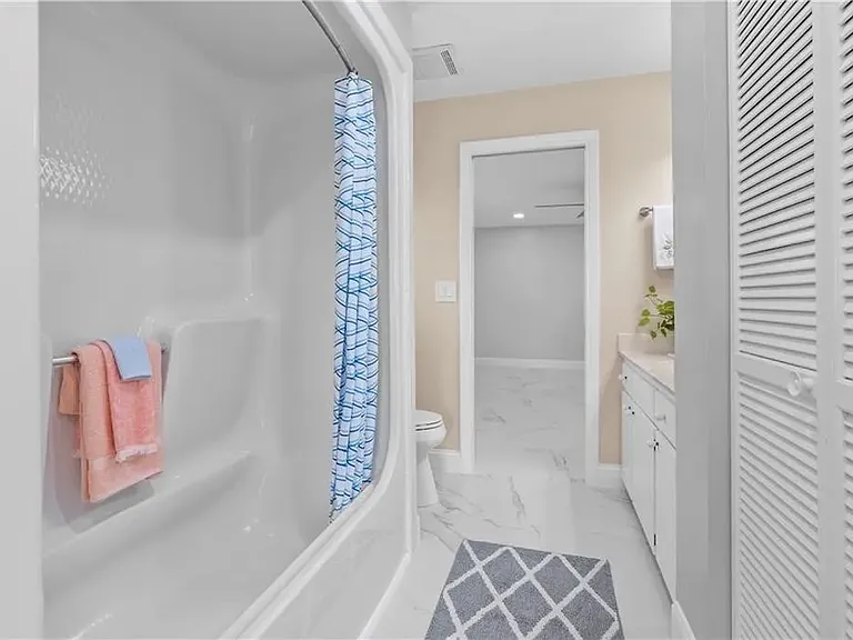 211 Marina Dr — Photo 9