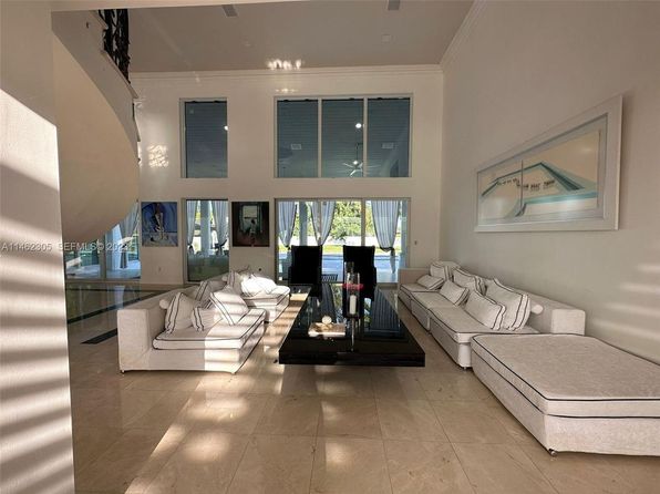 15 SW 124th Ave