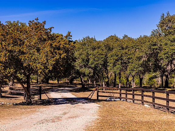 3rd image of 641 Patterson Creek Rd