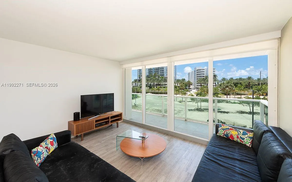 1 bed, 991 sqft, $2,700 — Photo 2