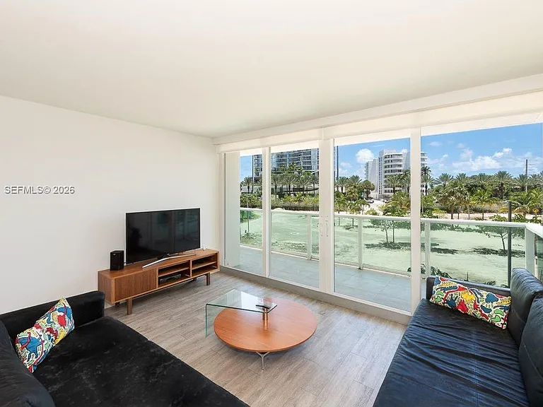 100 Bayview Dr #210 — Photo 9