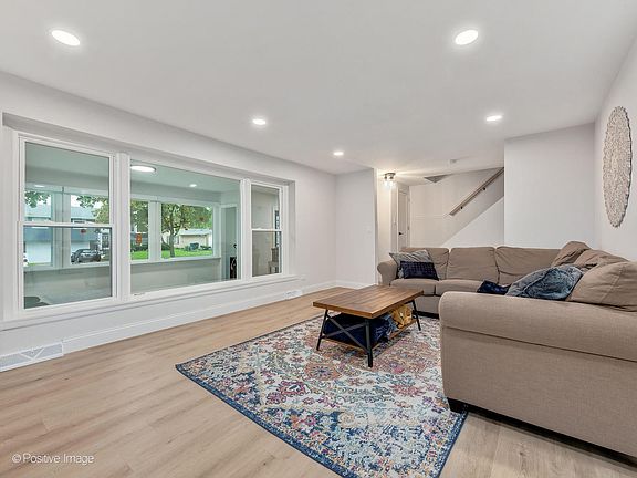 5th image of 1120 N Greenfield Ln