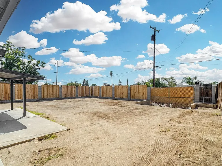 2904 Cornell St — Photo 23