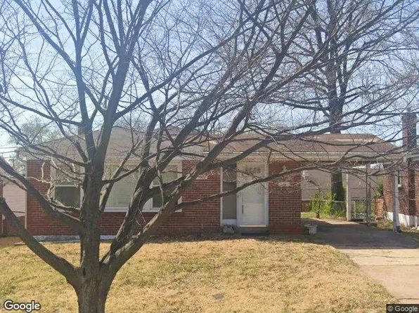7110 Willow Tree Ln, Saint Louis, MO 63130