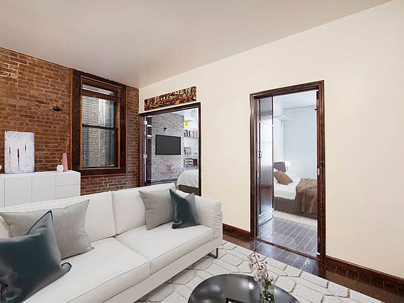 3rd image of 16 1st Ave APT 3