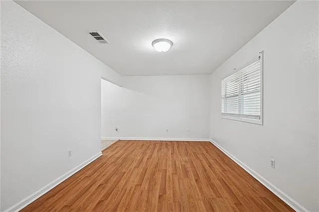 2 bed, 1.0 bath, 910 sqft, $1,100 — Photo 4