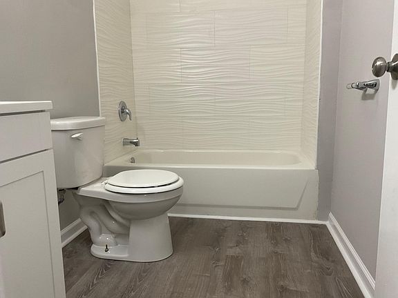 5th image of 6219 S University Ave #1