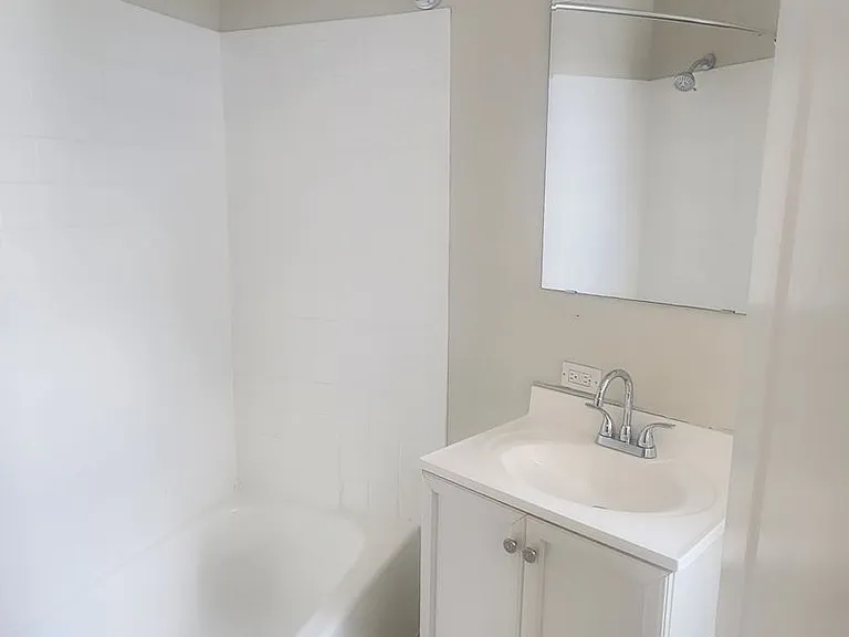 517 Summerlea St — Photo 13