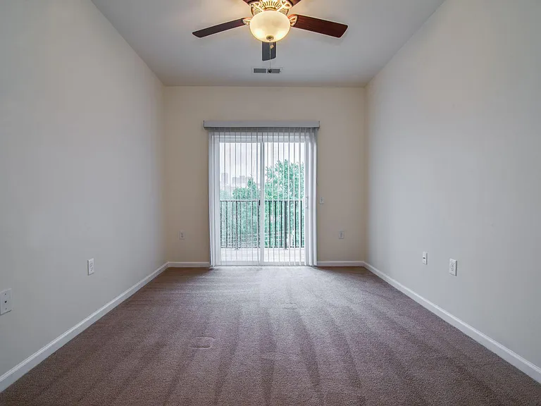 Catherine 36 Apartments — Photo 33
