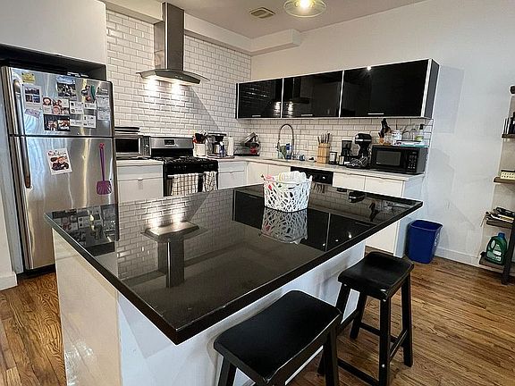 3rd image of 760 Macdonough St #1
