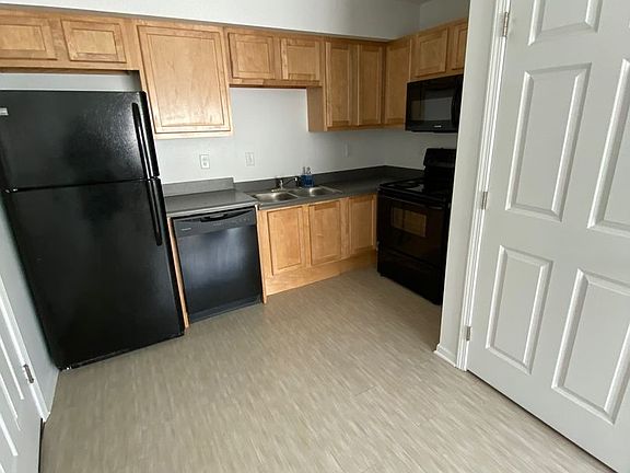 5th image of 825 S Maguire St #136299643