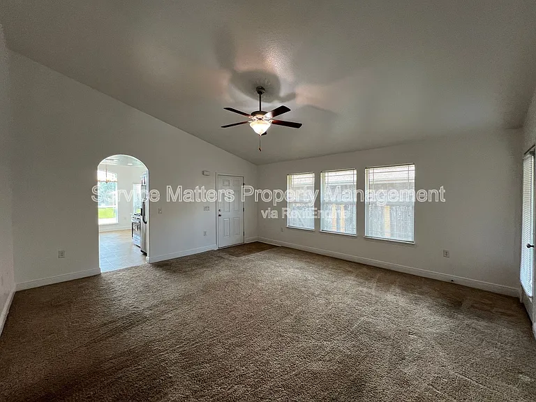 4496 Fiske St — Photo 7