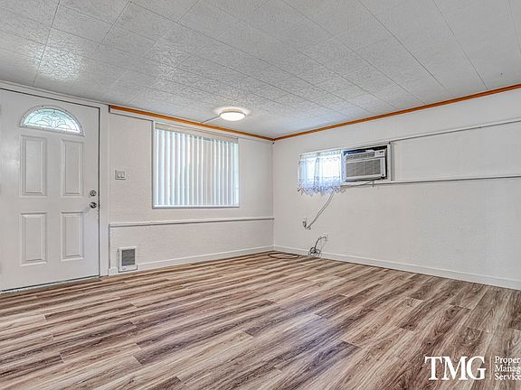4th image of 1308 Totten Ave