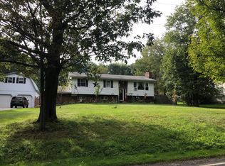 551 Cortez Rd, Lake Ariel, PA 18436