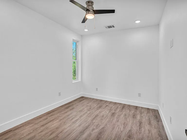 1006 E Marble St #B — Photo 13