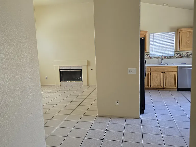 13987 El Cajon Dr — Photo 4