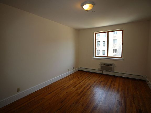 4th image of 51 Garnet St APT 3C