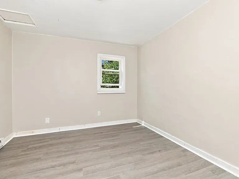 550 Hensel Ave — Photo 9