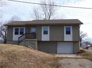 1202 Hormeyer St, Clinton, MO 64735