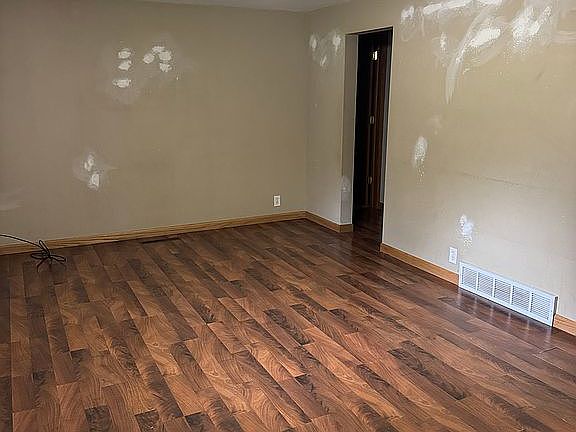 3rd image of 807 NE 3rd St