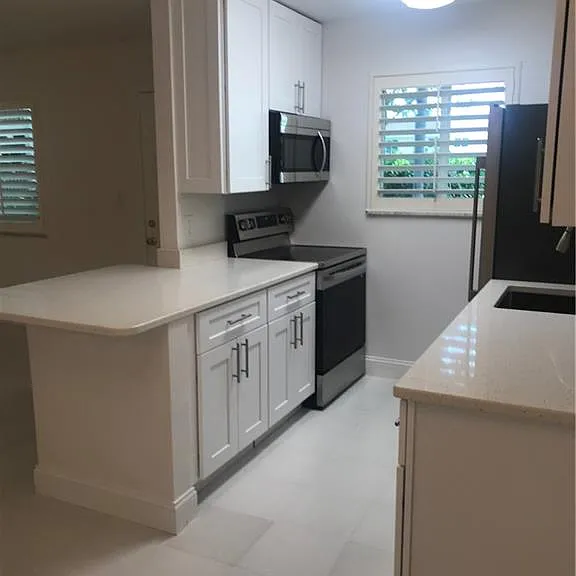 523 Broad Ave S #523 — Photo 4