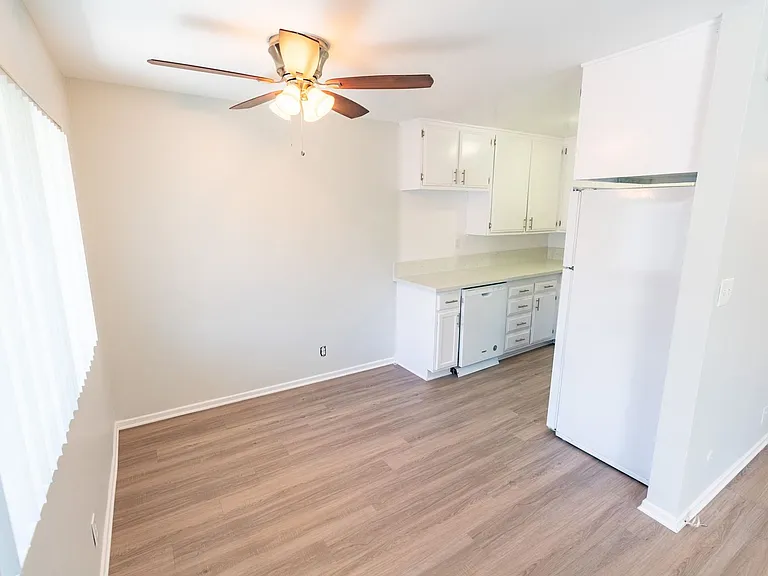 18407 Dearborn Street — Photo 36