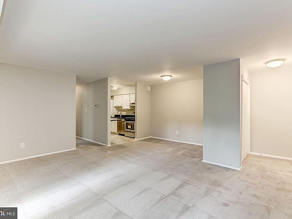 4th image of 1136 S Washington St APT 203