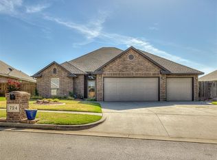 724 Ellsworth Ave, Yukon, OK 73099
