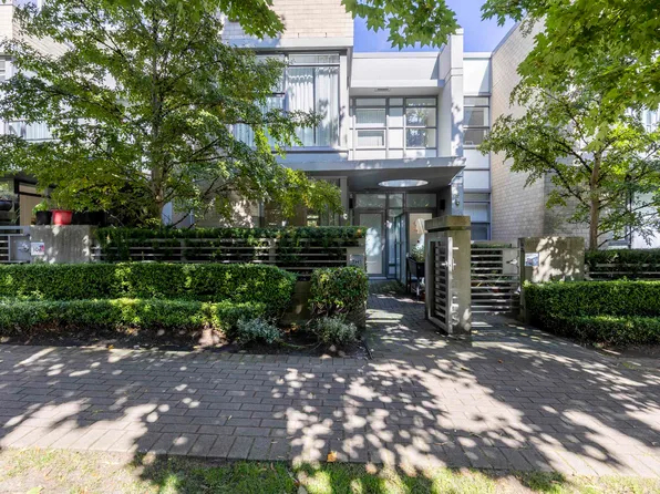 9188 University Cres #Townhouse 1, Burnaby, BC V5A 0A5