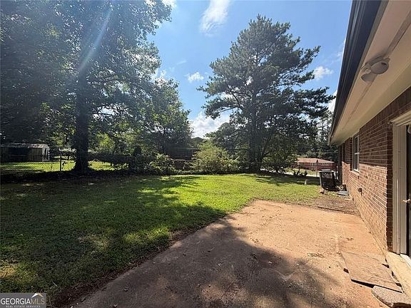 3rd image of 1633 Slate Rd