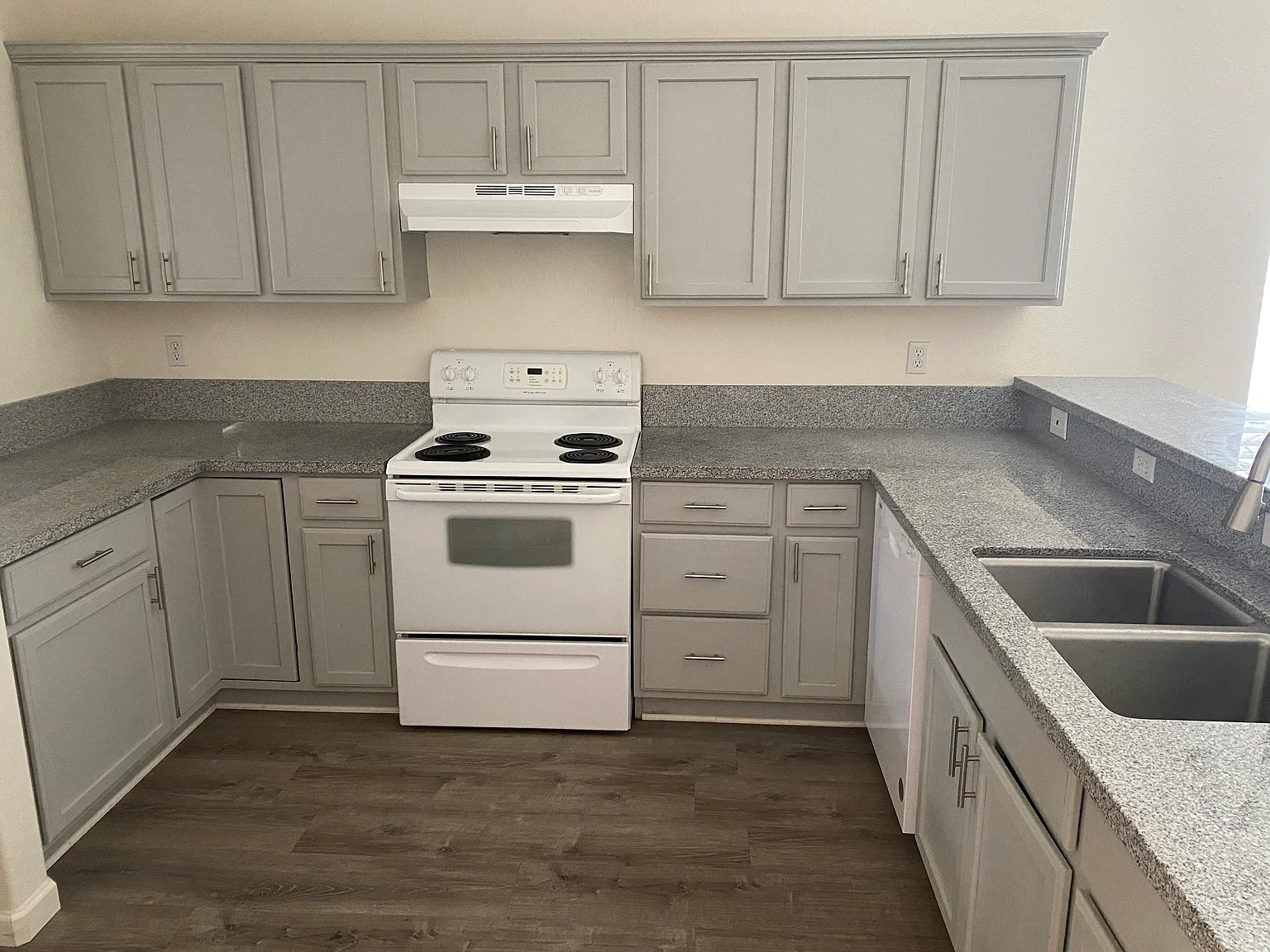3 bed, 1352 sqft, $1,550 — Photo 3