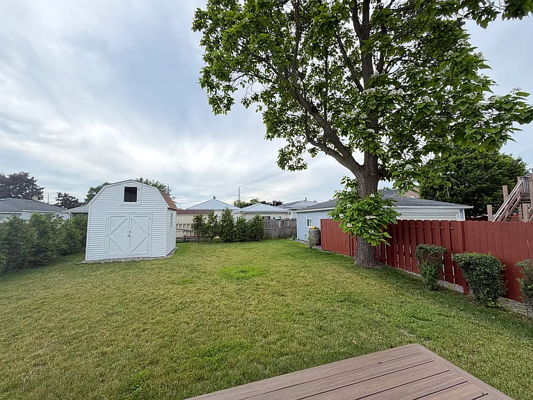 57 Caswell St — Photo 39