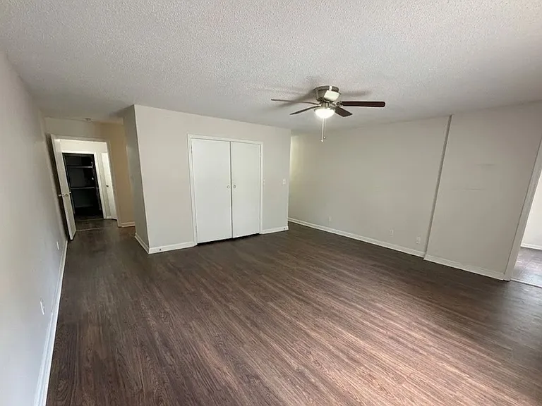 1502 Rolling Hills Dr — Photo 15