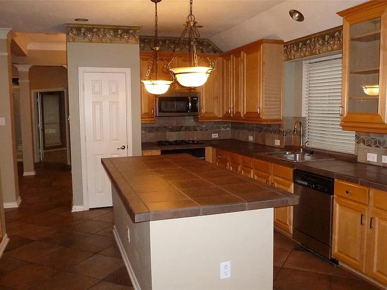 4823 Cypress Spring Dr — Photo 9