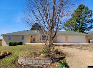 607 Club Blvd, Mountain Home, AR 72653