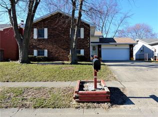 3487 Dove Dr, Decatur, IL 62526