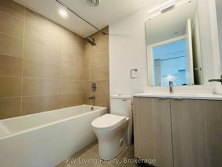 100 Queen St E #1716 — Photo 6
